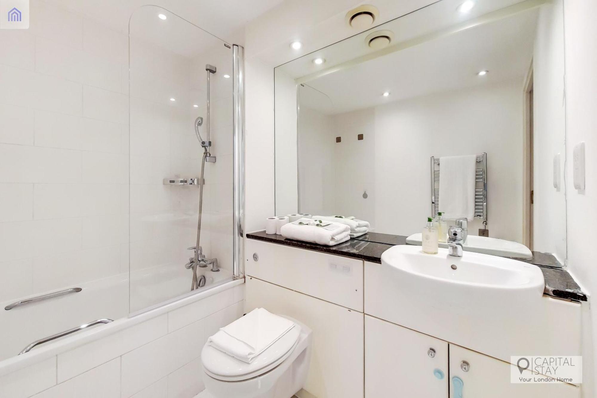 Fully Serviced Two Bed Apartment By Excel & O2 Londen Buitenkant foto